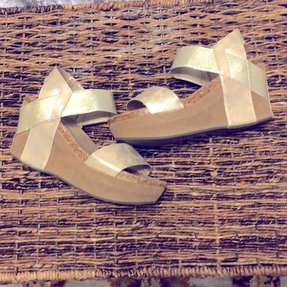 Pierre Dumas rose gold sandals